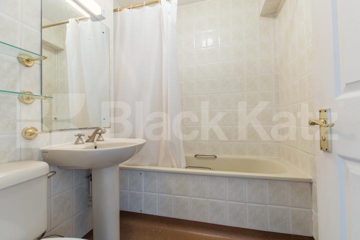 			IDEAL FOR 2 SHARERS!, 2 Bedroom, 1 bath, 1 reception Apartment			 York Way, CAMDEN/ISLINGTON